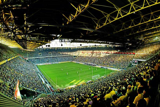 estadio-do-dortmund-Signal-Iduna-Park