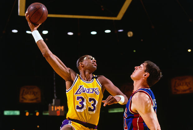 Jogadores de basquete brasileiros: relembre os maiores da história  Betnacional