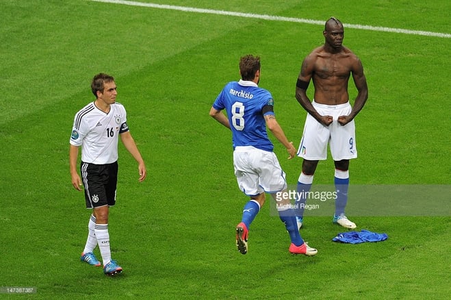 Balotelli-italia-eurocopa-disputas-relembre-UEFA-euro-2012-dentro-e-fora-de-campo