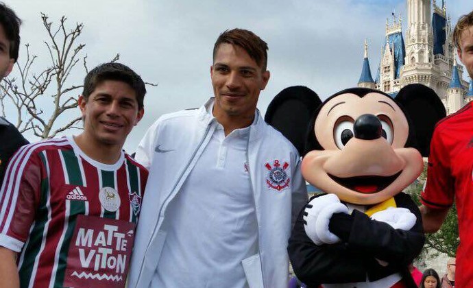 Conca, Guerrero e Mickey.jpg