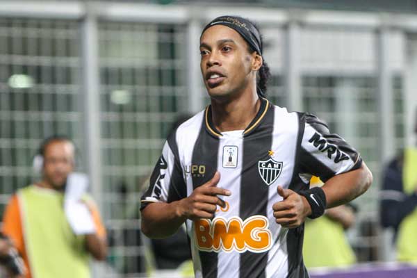 Ronaldinho-galo-mito.jpg