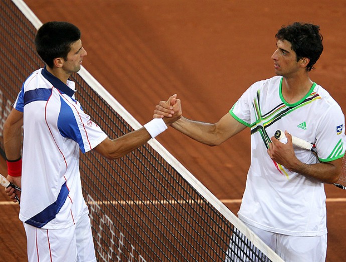 thomaz-bellucci-pneu-djokovic