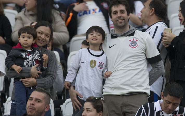 corinthians-itaquerao-sonho-mas-virou-pesadelo-entenda-arena-corinthinas-torcida