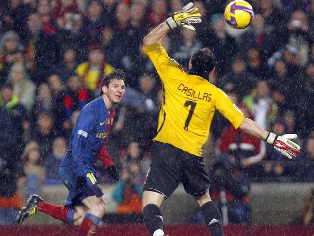 casillas-vs-messi-goleiro-foto