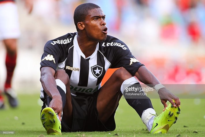 jogadores-que-todo-torcedor-do-botafogo-gostaria-que-retornasse-maicosuel.jpg