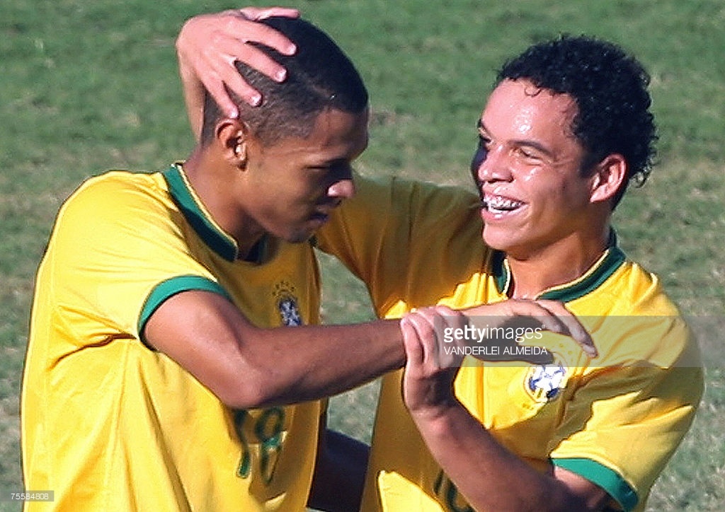 Só dois de 56 campeões mundiais sub-17 jogaram Copa: Adriano e Ronaldinho;  veja levantamento, seleção brasileira