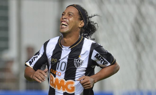 meia-ronaldinho-gaucho-galo-atletico-mineiro.jpg